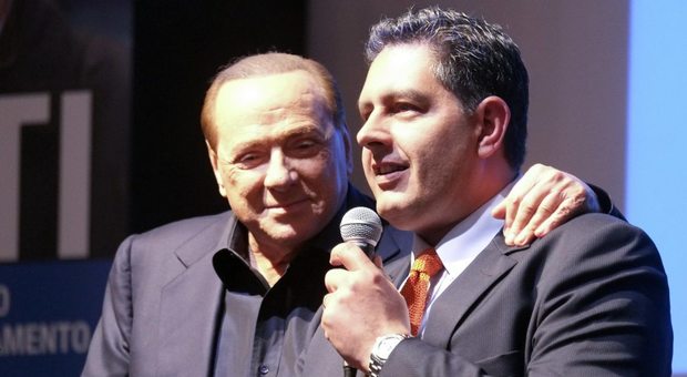 Forza Italia, Berlusconi e le primarie: la tentazione di presentarsi per mettere all'angolo Toti