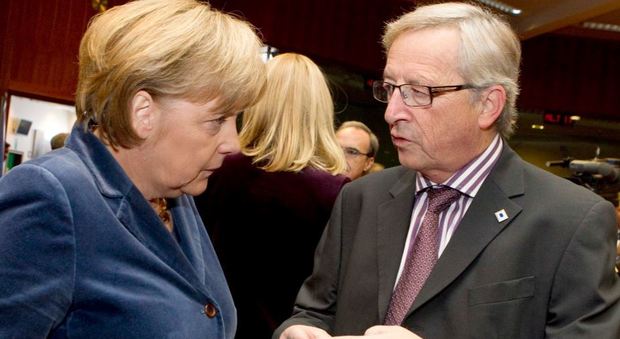 Viaggio a Roma di Merkel e Juncker. Crescita e rimpatri, pressing italiano