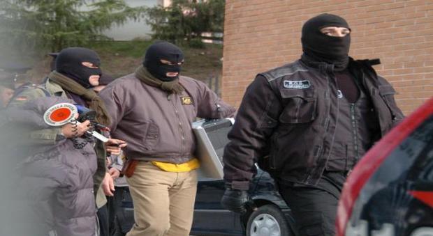Tentato omicidio mafioso: blitz dei carabinieri da Bari al Friuli, 3 arresti