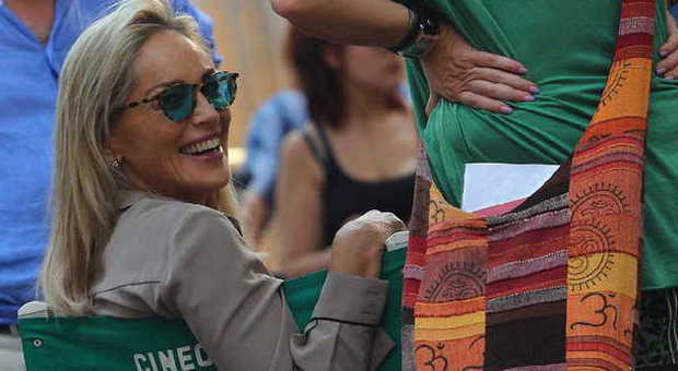 Sharon Stone a Roma: «Felice di essere qui. Io una grande fan di Papa Francesco»