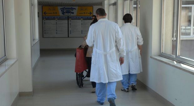 Asl Frosinone, mancano i medici I rinforzi arrivano dagli ospedali di Caserta, ma a caro prezzo