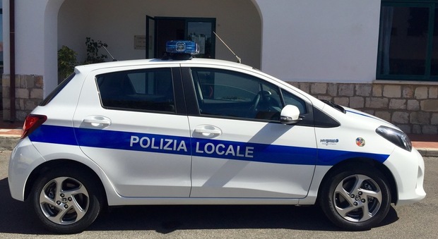 Latina, controlli a impatto zero nel comune di Sperlonga: la Polizia Locale acquista un'auto ibrida