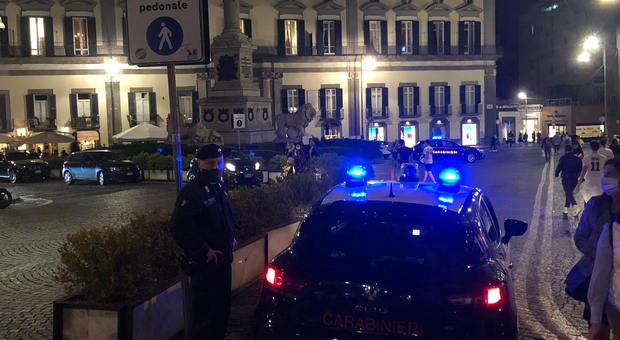 Coprifuoco a Napoli: fermato 22enne con una pistola ai Quartieri Spagnoli