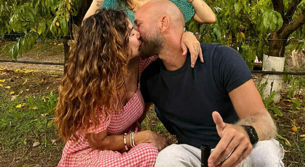 Melita Toniolo svela il nuovo fidanzato: il bacio (appassionato) su Instagram, ecco chi è lui