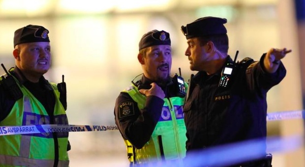 Svezia, armato di ascia e martello uccide due insegnanti: arrestato studente 18enne