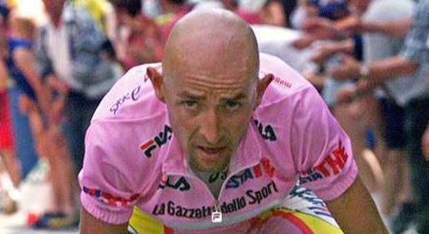 Pantani, intercettazione: "Camorra fece perdere il Giro con caso doping"