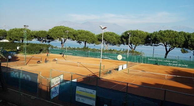 Una veduta dall'alto del Circolo Tennis Gaeta