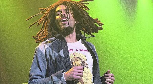 Kingsley Ben-Adir nei panni di Bob Marley: one love