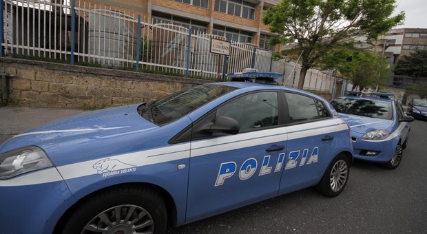 Napoli, poliziotto libero dal servizio fa arrestare topo d'auto al Vomero