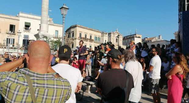 Green Pass, da Bari a Lecce la protesta nelle piazze contro il Governo: «Libertà»