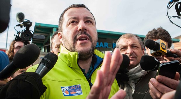 Salvini: «Per la Lega prima gli italiani ma per Mattarella prima le banche»