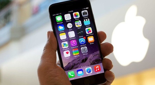 Apple, un nuovo software "spia" ruba i dati dagli Iphone
