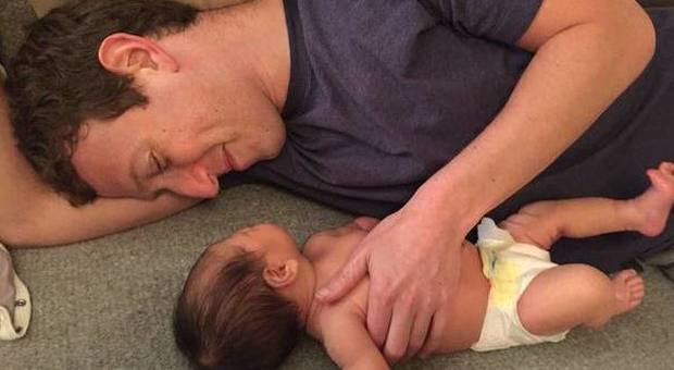 Mark Zuckerberg e la nuova vita da papà: «Full of joy with little Max...»