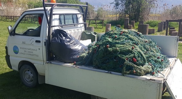 Bracconieri al lago di Ripasottile: rimosse reti illegali per la pesca liberati migliaia di pesci