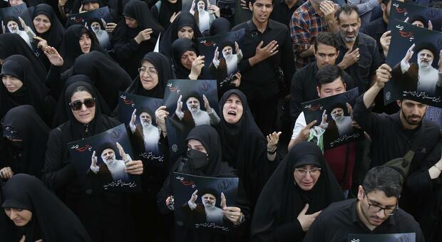 Iran, cosa succede ora? La guerra a Gaza, il nucleare, la successione e la repressione: così cambia il Paese
