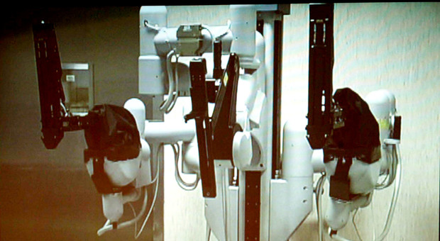 Una sofisticata apparecchiatura robot per asportare il tumore alla prostata