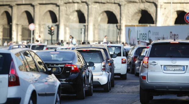 Assicurazione Rc Auto, prezzi alle stelle: a Roma aumenti dell'11%