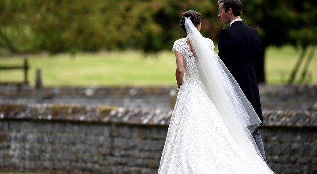 Matrimonio in casa? Una legge inglese potrà dare alle coppie il permesso di sposarsi in luoghi insoliti