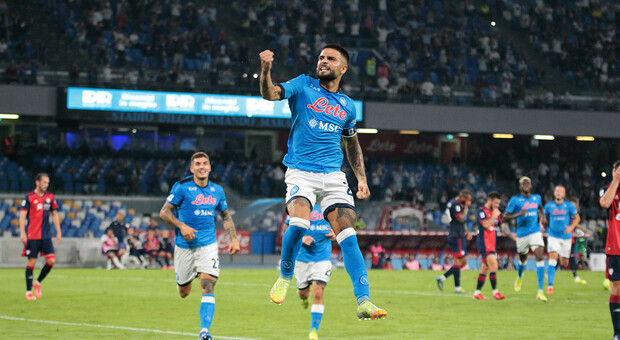 Il Napoli ingrana la sesta: 2-0 al Cagliari, gli azzurri di nuovo primi