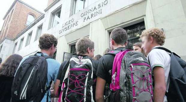 Anno scolastico al via in tutta Italia, ma mancano i prof: è caos assegnazioni