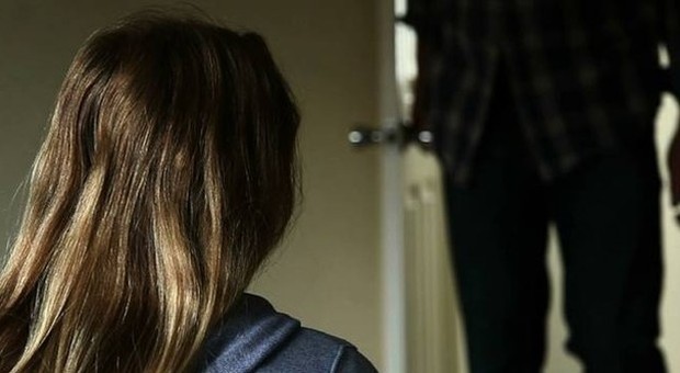 Torino, undicenne incinta dopo mesi di abusi: stupratore condannato a 7 anni