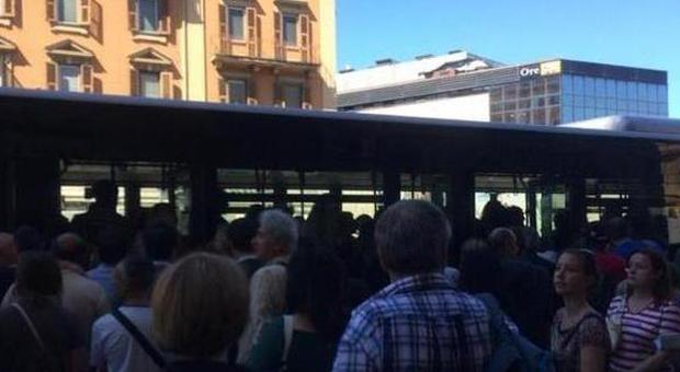 Roma, metro A: chiuso il tratto tra Termini e ​Battistini, bus di superficie fino a fine servizio