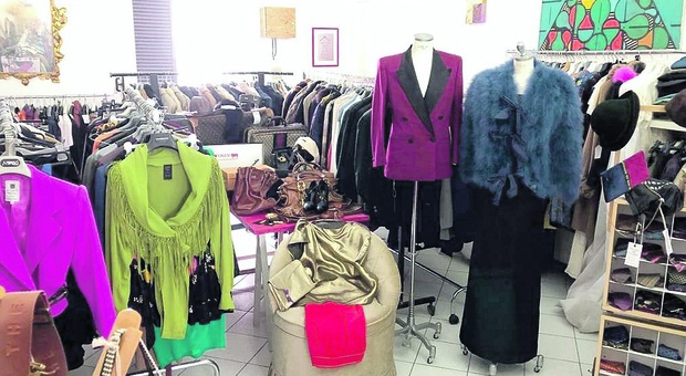Abbigliamento vintage in vetrina ma sul web: Dedè Couture sul rinomato sito Fashion Guild
