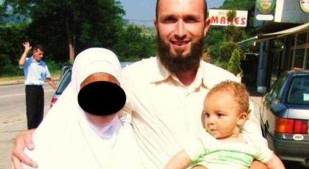 Rapito e portato in Siria dal papà jihadista, ​il bimbo di Belluno nelle mani dell'Isis