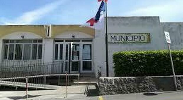 Covid a Ischia, chiuso il municipio di Barano per un sospetto caso tra i comunali