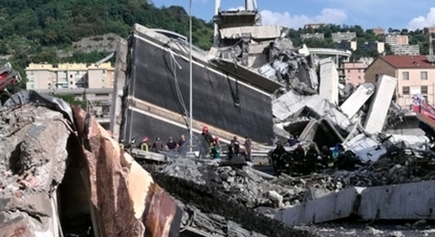 «Bolla d'aria nel calcestruzzo»: l'inquietante ipotesi sul crollo del ponte Morandi