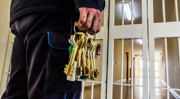immagine Giustizia, rispunta lo svuota-carceri: più domiciliari a fine pena. FdI: «No a colpi di spugna»