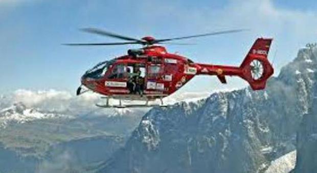 Dramma in montagna, alpinista muore durante un'escursione: è caduto in un canalone