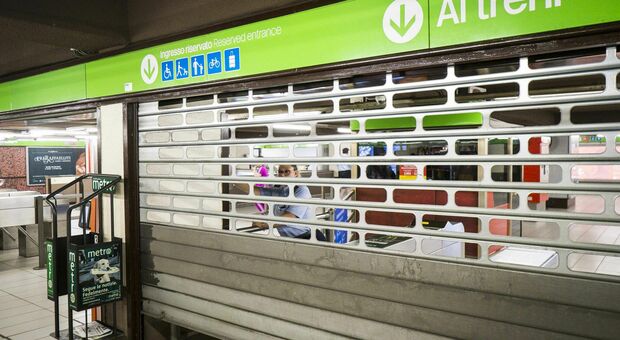 Saracinesca abbassata in metrò