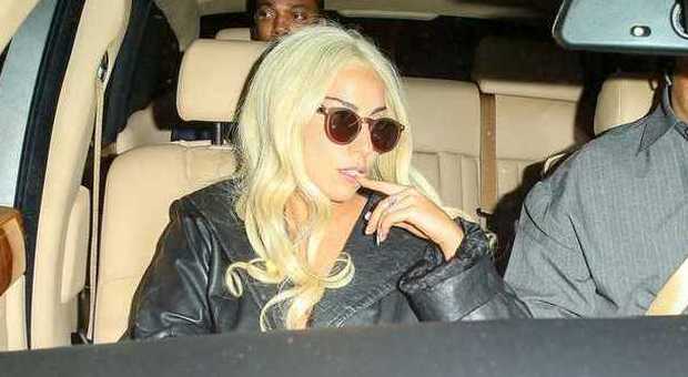 Lady Gaga torna a casa in Rolls Royce dopo la cena a Los Angeles