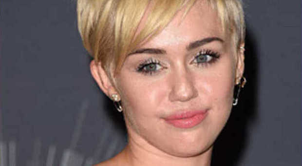 Miley Cyrus (justjared.com)
