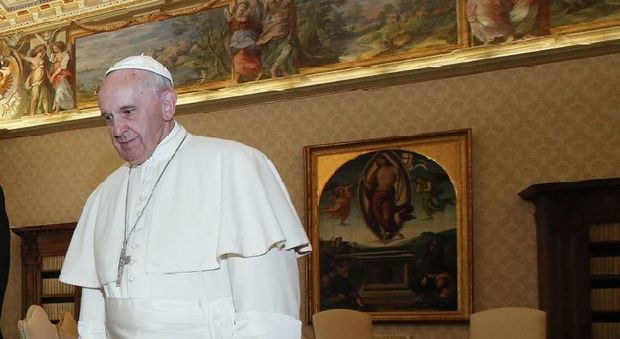 Il Papa chiede scusa ai rifugiati: siete un dono, non un peso