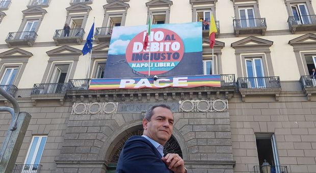 Napoli, l'appello di de Magistris al governo: «Non si può resistere senza soldi»