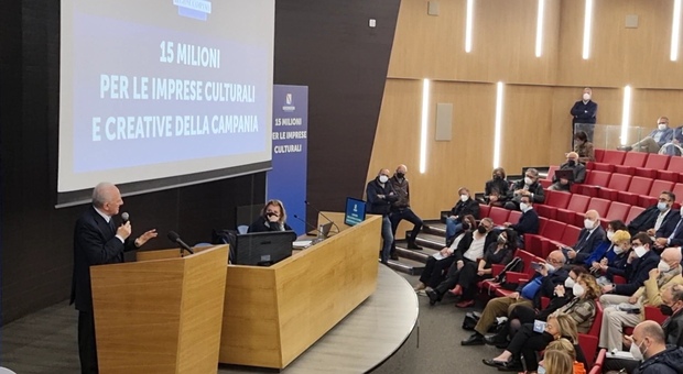 Napoli, De Luca presenta al Mann «le imprese culturali e creative della Campania»