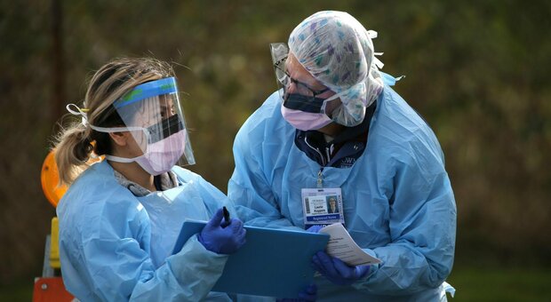 Coronavirus, infermiere contagiate: sotto inchiesta i vertici di due case di cura