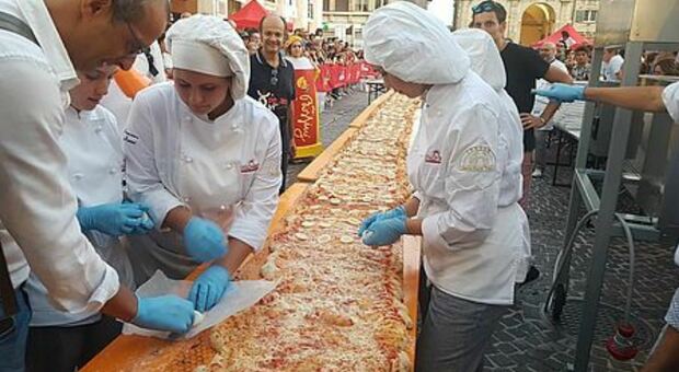 "La Rossini Festival della pizza pesarese" imminenti prenotazioni e tavolate per celebrare l'evento