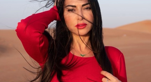 L'artista e filantropa italiana Benedetta Paravia regala una canzone a Dubai