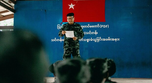 Myanmar, tribunale militare condanna due giornalisti a due anni di carcere