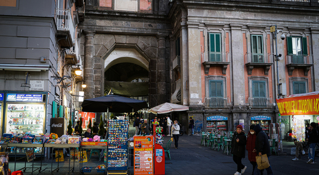 Napoli, a Port’Alba targa per Pironti ma la storica libreria viene sfrattata