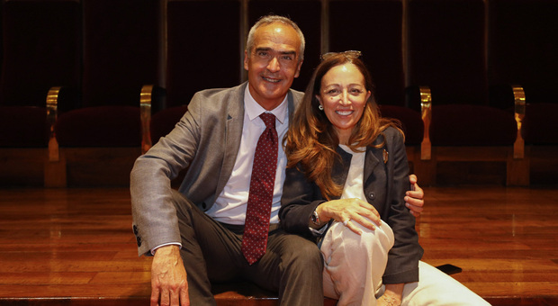 Il rettore uscente Rosario Rizzuto e il nuovo rettore Daniela Mapelli