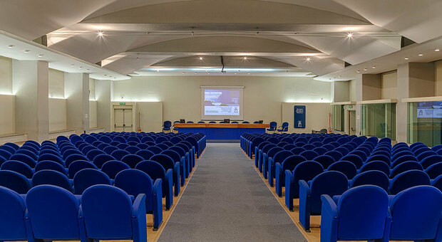 L'aula magna dell'università Suor Orsola Benincasa, sede del ciclo di incontri