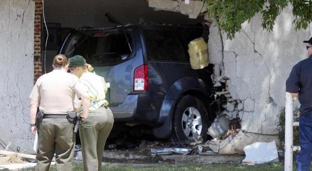 Automobilista ubriaco sfonda muro di una casa e uccide ragazza 16enne mentre dorme