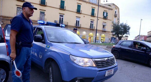 La polizia a San Giovanni a Teduccio