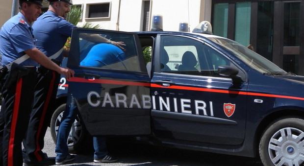 Roma, si introduce in un ristorante chiuso e tenta di rubare portafoglio, 25enne in manette