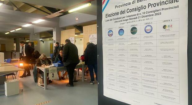 Provinciali, si vota al PalaTedeschi: alle 20 chiuse le urne