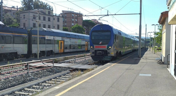 Chiusura ferrovia Roma-Cesano-Viterbo, il piano Rfi-Trenitalia contro i disagi. I pendolari: «Bus sostitutivi insufficienti»